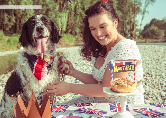 DOG SAVE THE QUEEN!!!