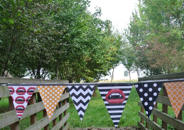 ZUCCA BURGER & MOSTRONE POLENTONE – Ricette di halloween per cani!