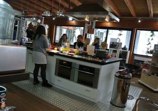 I corsi di cucina per animali sul TG5. Arca di Noè! YEEE!!!