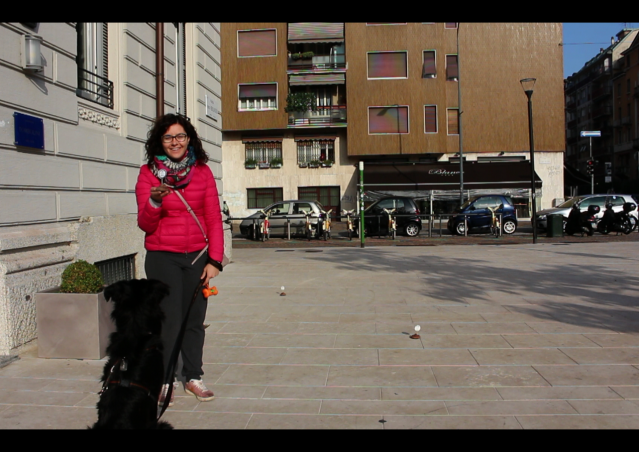 DOLCETTO O SCHERZETTO? SACCHETTO! La dog guerrilla di Kiki Pelosi per Milano.