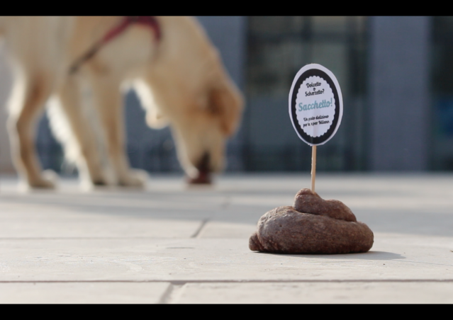 DOLCETTO O SCHERZETTO? SACCHETTO! La dog guerrilla di Kiki Pelosi per Milano.